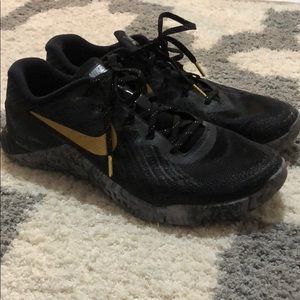 Black gold Nike metcon size 8